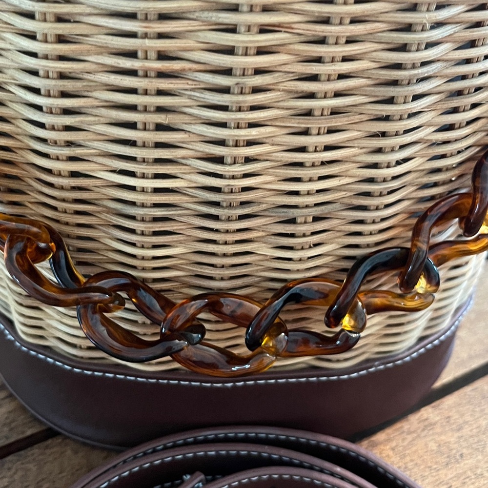 NWOT Wicker Weave Handmade Artisan Bucket Bag w/ extra crossbodystrap - Picture 2 of 8